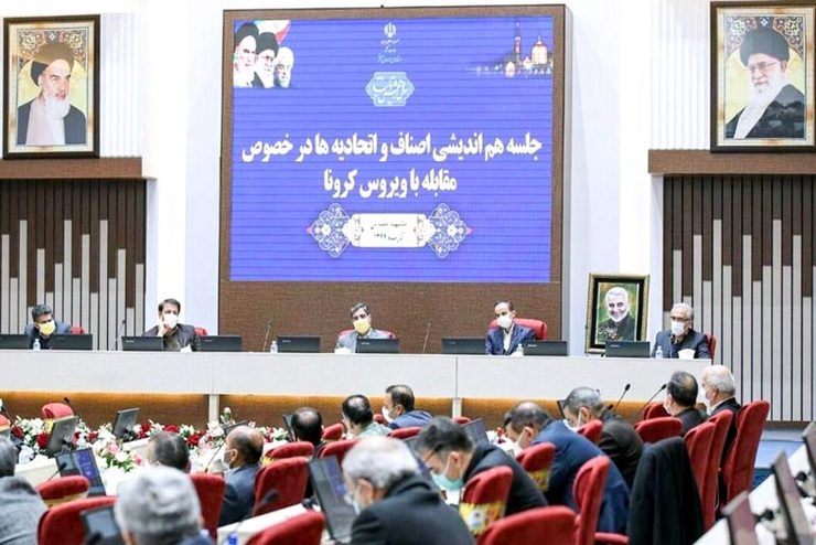 رؤسای اتاق اصناف و اتحادیه‌های صنفی مشهد در نشستی با مسئولان نهاد‌های اقتصادی و بهداشتی خراسان‌رضوی، دغدغه‌ها و مشکلات ناشی از اعمال محدودیت‌ها و ممنوعیت‌های فعالیتشان را در میان گذاشتند و خواستار اتخاذ تدابیر مناسب‌تری در این باره شدند.