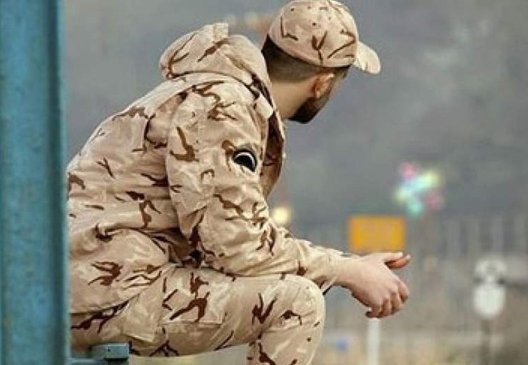 در رسانه ها خبری منتشر شد که براساس آن یک مقام قضایی در بابل پس از آنکه سربازی که او را نشناخته و از او تقاضای کارت شناسایی می کند، وی را مورد ضرب و شتم قرار می‌دهد. این ماجرا بازتاب وسیعی در شبکه‌های اجتماعی و رسانه‌ها داشت.