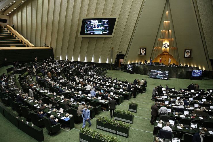 مجلس شرط سنی برای ریاست جمهوری را تصویب نکرد | ۷۰سالگی پایان دوران ریاست جمهوری است