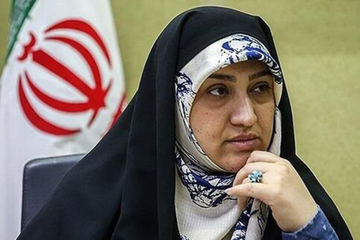 رئیس فراکسیون محیط زیست مجلس با اشاره به ماجرای ترخیص بیش از ۸۱ هزار تن ذرت از گمرک و انتقادات وزارت جهاد به این اتفاق گفت: مشکل بخش کشاورزی ما زمانی حل می‌شود که قانون تمرکز وظایف بازگردد و وزارت جهاد اختیارات کامل را داشته باشد.