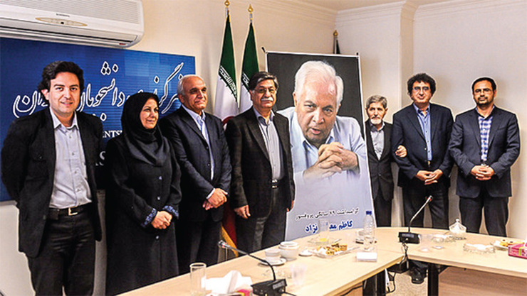 استاد کاظم معتمدنژاد مبارزترین هنرمند علوم ارتباطات به‌ویژه در بازیابى و بازسازى آن پس از انقلاب بود. این را همه دانشجویان، استادان و روزنامه‌نگاران اهل علم و ادب و هنر مى‌دانند.