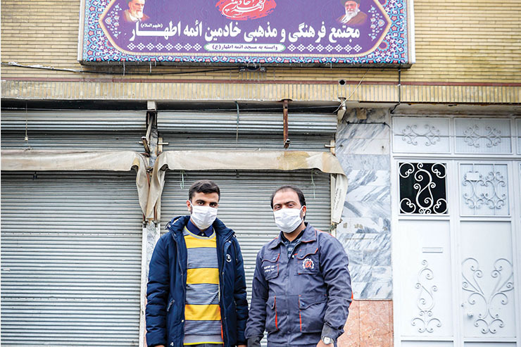 مجتمع فرهنگی مذهبی ائمه اطهار(ع) حالا کلی کارگروه مختلف و اعضای دغدغه‌مند دارد که به شیوه‌های مختلف به مردم حاشیه شهر خدمت می‌رسانند. یکی از اقدامات اخیر آن‌ها ایجاد فضای درمانی در حر ١٩ برای ارائه خدمات دارویی و درمانی رایگان به مردم حاشیه شهر است.