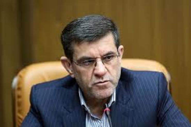 درحالی‌که زمان زیادی از معرفی اعضای جدید هیئت مدیره باشگاه استقلال نمی‌گذشت، خبر آمد که وزارت ورزش و جوانان با استعفای هادی زبده شیرکوهی موافقت کرده است!