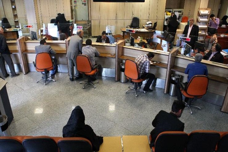 ثبت‌نام متقاضیان دریافت مرحله دوم وام یک میلیون تومانی کرونا از امروز آغاز شده است و تا ۱۱ آذرماه ادامه دارد، سرپرستان خانوار باید کد ملی خود را با سیم‌کارتی که به نام خودشان است، به سرشماره ۶۳۶۹ بفرستند.