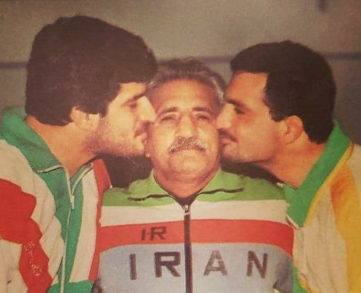 محمد خادم اَزغَدی متولد ۱۲ شهریور ۱۳۱۴ در مشهد، پدر امیر رضا و رسول خادم، مربی سابق تیم ملی کشتی آزاد ایران به دلیل نارسایی قلبی ناشی از فشارهای سنگین تمرینات دوران ورزشی و کهولت سن درگذشت.