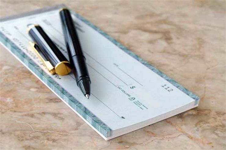 قانون جدید چک از ابتدای آذرماه اجرا شده است. اصلاحات قانون چک با هدف منفعت فعالان اقتصادی و مردم و رفع موانع و خلأ‌های قانونی انجام شده است.