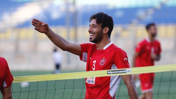 باشگاه پرسپولیس در صدد محروم کردن شجاع خلیل زاده است. باشگاه پرسپولیس همچنان اعتقاد دارد شجاع غیرقانونی قراردادش با این باشگاه را فسخ کرده است!