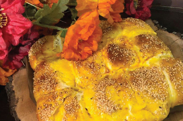 تهیه نان این روز‌ها دغدغه بسیاری از ماست. از وقتی گفته شده است که نانوایی‌ها یکی از مراکز انتقال ویروس کروناست این نگرانی‌ها به شدت بالا رفته است. اما ما نیز می‌توانیم با کمی حوصله و زمان نان‌های محلی را در خانه تهیه کنیم و تغییری در سبک زندگی خود داشته باشیم.