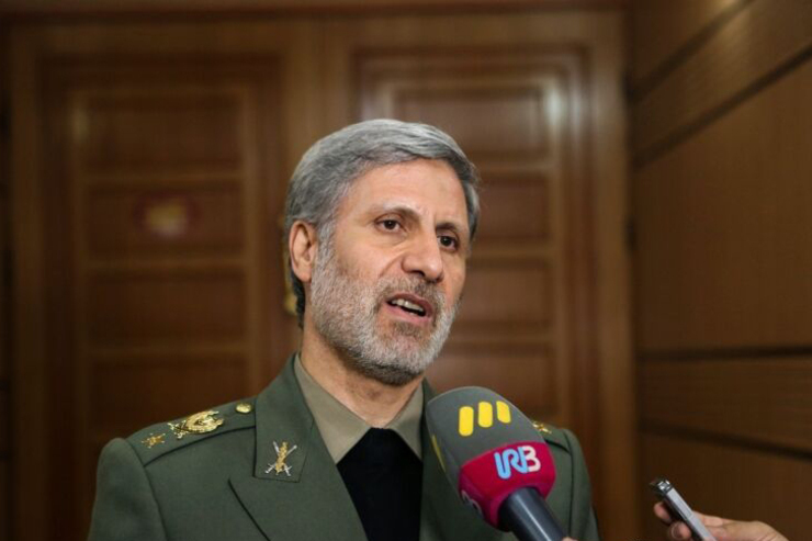 وزیر دفاع و پشتیبانی نیروهای مسلح صبح امروز با حضور در منزل شهید فخری‌زاده، گفت: تنها خواسته همسر شهید، ادامه دادن راه شهید فخری‌زاده بود و اطمینان دادیم در همه حوزه‌ها با قوت و سرعت، راه او را ادامه خواهیم داد.