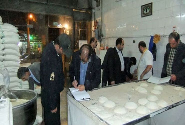 مدیر سلامت محیط و کار معاونت بهداشت دانشگاه علوم پزشکی مشهد گفت: ۴۰ درصد از شکایات مردم برای رعایت نشدن شیوه‌نامه‌های بهداشتی دوران کرونا مربوط به نانوایی‌ها است از این رو بازدید کارشناسان بهداشت از نانوایی‌ها با جدیت بیشتری دنبال می‌شود.