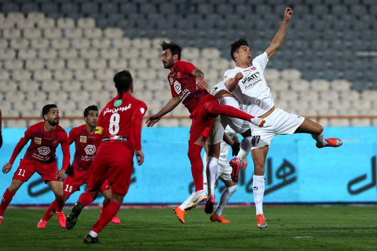 تیم‌های فوتبال پرسپولیس تهران و پدیده مشهد در چارچوب هفته نوزدهم لیگ برتر فوتبال در مشهد به مصاف یکدیگر خواهندرفت.