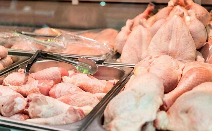 اتاق اصناف ایران از ممنوعیت عرضه مرغ قطعه بندی شده توسط واحدهای صنفی خبر داد.  بر این اساس عرضه مرغ قطعه بندی شده و یا طعم دار کردن قطعات مرغ توسط واحدهای صنفی ممنوع اعلام می‌شود.
