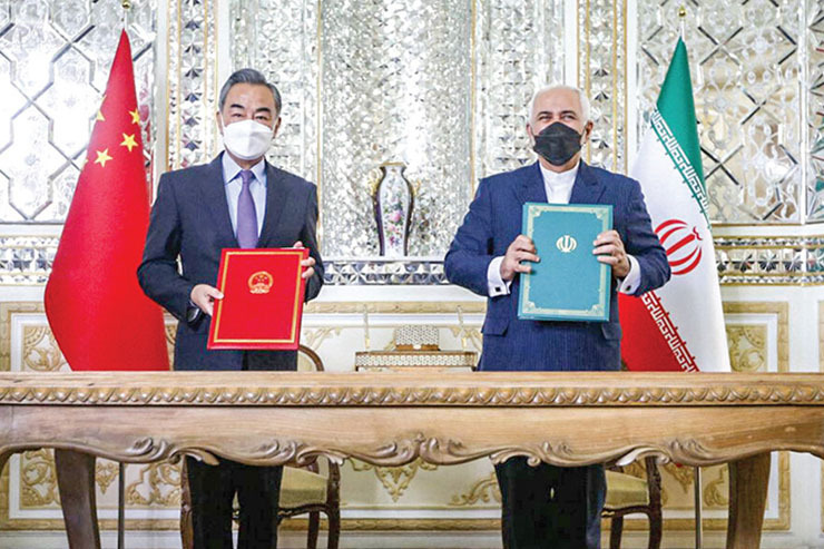 امضای سند نقشه راه بیست و پنج ساله همکاری‌های جامع راهبردی ایران و چین چنان‌که پیش بینی می‌شد، در روز‌های گذشته با موجی از حاشیه سازی مبتنی بر تحریف واقعیت از سوی جریان‌های مختلف داخل و خارج کشور مواجه شد.