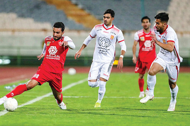 نماینده استان امروز کار دشواری برای امتیاز گرفتن از پرسپولیس دارد و سیدمهدی رحمتی سال جدید را با آزمونی سخت مقابل سرمربی سابقش آغاز خواهدکرد.