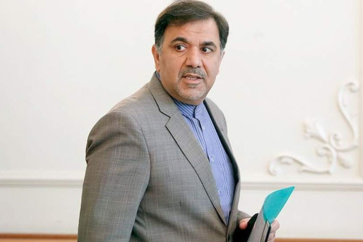 نشانه‌های بسیاری درباره احتمال نامزدی آخوندی در انتخابات ریاست جمهوری پیش رو وجود دارد؛ از تحرکات انتخاباتی نظیر حضور گسترده در رسانه‌ها و طرح مواضع و دیدگاه‌های شفافش درباره مسائل روز سیاسی، اجتماعی، اقتصادی و فرهنگی گرفته تا بعضا اعلام نامزدی نه چندان جدی اش در انتخابات در پاسخ به برخی سؤالات.