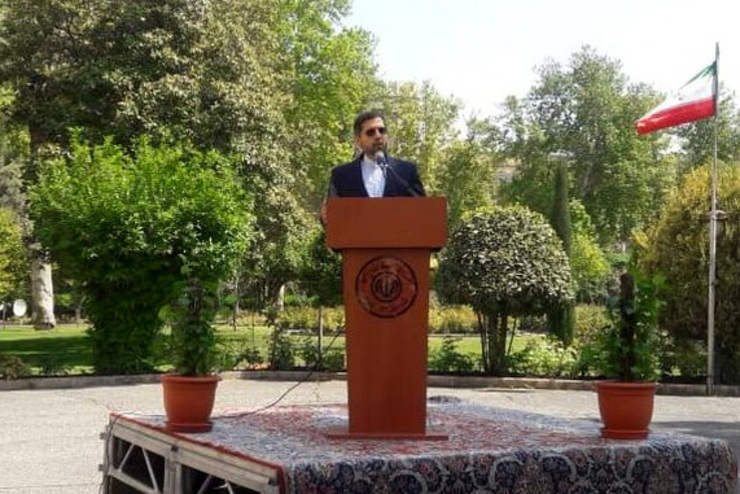 سخنگوی وزارت امور خارجه کشورمان با بیان این که نشست کمیسیون برجام فردا در وین برگزار می‌شود، گفت: هیچ گفت‌وگوی مستقیم و غیر مستقیمی بین ایران و آمریکا در وین انجام نخواهد شد.