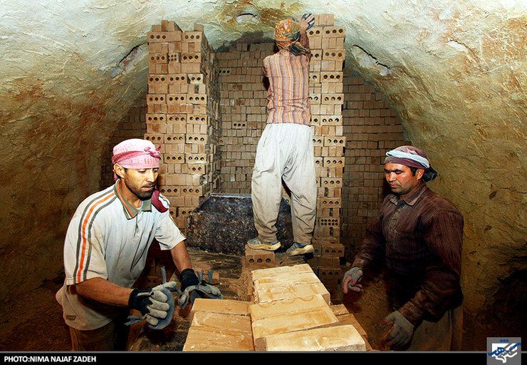 مصوبه افزایش حق مسکن با قید فوریت به دولت ارسال شده و کارگران انتظار دارند قبل از شروع پرداخت حقوق فروردین دولت آن را تصویب کند.