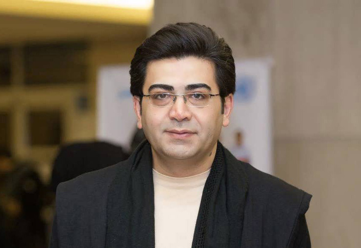 در شبکه‌های اجتماعی اخباری مبنی بر پیوستن فرزاد حسنی به شبکه «ایران اینترنشنال» منتشر شده است. هنوز خود او یا صداوسیما واکنشی نسبت به این خبر نداشته‌اند.