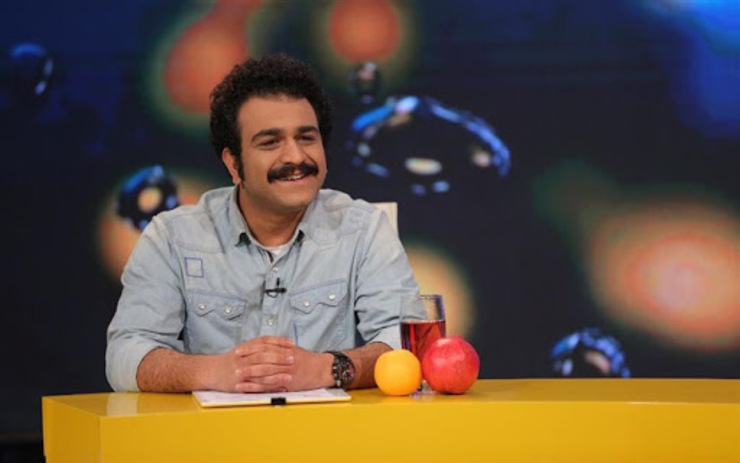 جواد خواجوی ۳ سال پیش با یک صفحه اینستاگرامی شناخته شد و با صداگذاری به لهجه مشهدی خیلی زود به یک چهره اینستاگرامی بدل شد. حالا این بازیگر تلویزیون و تئاتر و چهره مطرح اینستاگرام در نوروز ۱۴۰۰ با بازی در سریال «نوروز رنگی» به‌کارگردانی علی مسعودی و در نقش «جواد»، بار دیگر با لهجه مشهدی به خانه‌های مردم آمده است.