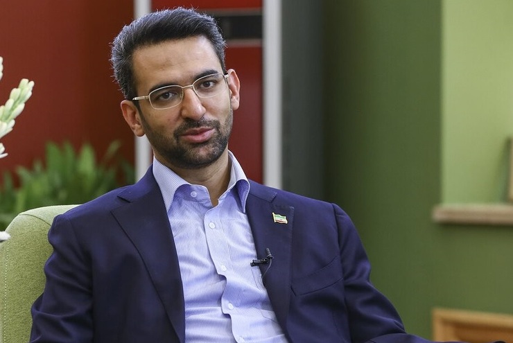 محمد جواد آذری جهرمی در نشست مجازی دیدو بازدید با بیان اینکه تربیت در فضای مجازی مثل فضای حقیقی است گفت: شکاف بین نسلی در فضای مجازی جدی‌تر است.