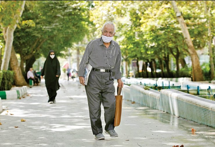 یکی از بازنشستگان: در فیش حقوقی فروردین ۱۴۰۰ نوشته شده مستمری دریافتی به همراه افزایش حقوق سالانه و مرحله دوم همسان‌سازی است، اما هیچ کدام‌مان نمی‌دانیم افزایش حقوق را چطور محاسبه کرده‌اند و مبلغ همسان‌سازی مرحله دوم چقدر است؟