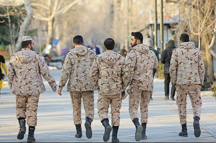 جمعی از نمایندگان مجلس شورای اسلامی با ارائه طرحی تحت عنوان اصلاح قانون خدمت وظیفه عمومی به هیئت رئیسه مجلس، در صدد حذف خدمت سربازی اجباری و تبدیل آن به سربازی حرفه‌ای هستند.