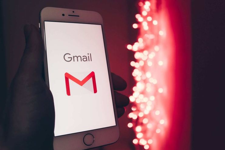 Gmail یک سرویس رایگان ارائه شده توسط گوگل برای ارسال و دریافت ایمیل است. در این مطلب نحوه حذف اکانت جیمیل را مشاهده می کنید.