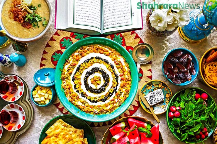 با رسیدن ماه رمضان معمولا بازار کالا‌های اساسی رونق می‌گیرد و خانواده‌های ایرانی برای تکمیل سفره‌های سحر و افطار، سبد خرید خود را آماده می‌کنند. هرچند تنوع غذا‌ها و اقلام مصرفی بسیار زیاد است، رونق برخی از آن‌ها در این ماه بیشتر هم می‌شود.