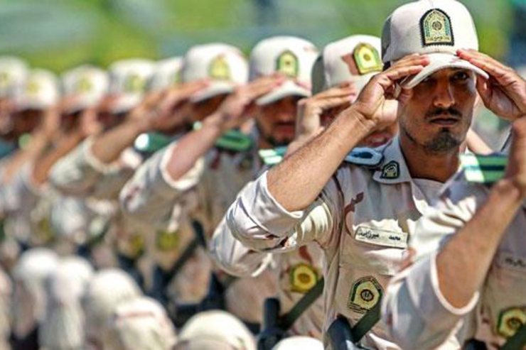 سخنگوی ستادکل نیروهای مسلح گفته که در سال ۱۴۰۰ نیز دوباره افزایشی چشمگیر در حقوق سربازان شاهد خواهیم بود.
