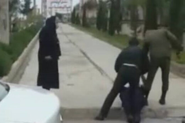 عصر روز دوشنبه ۲۳ فروردین ۱۴۰۰ فیلمی در فضای مجازی پخش شد که نشان می‌دهد یک جانباز نخاعی در شهر بابلسر در تلاش برای ایجاد پل جهت تردد ویلچرش از داخل خیابان به پیاده رو است که با مداخله یک مامور انتظامی و یک سرباز مواجه می‌شود.