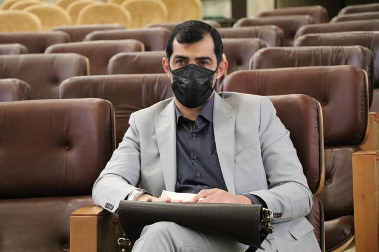 جواد داوری برای ۴ سال رییس هیات بسکتبال استان اصفهان شد.