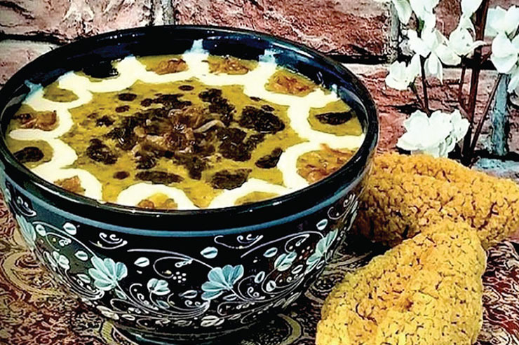 شوربا (در خراسان شُوروا) امروز نام عمومی آبگوشت‌هاست؛ اما با دقت در این مسئله که شکل آبگوشت تنها در این دویست، سیصد سال اخیر با ورود گوجه فرنگی و سیب‌زمینی از اروپا (و آمریکا) به ایران، عوض شده است، می‌بینیم که گذاشتن نام شوربا بر روی آبگوشت که آن روزگارها، چیزی جز گوشت و نخود و لوبیا (و احتمالا یکی دو میوه فصلی مثل آلو و به و سیب و...) نبوده، چندان بیراه نیست.