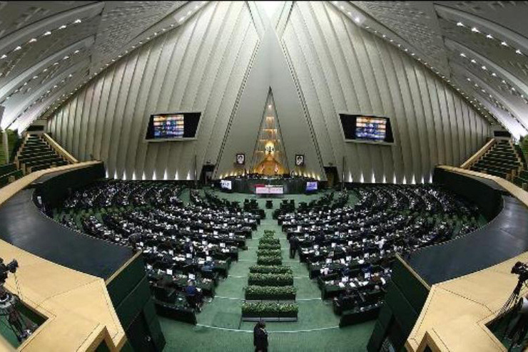 عضو هیات رئیسه مجلس شورای اسلامی از اعلام وصول طرح ممنوعیت ورود خبرنگاران آمریکایی و انگلیسی حامی تحریم به ایران خبر داد.