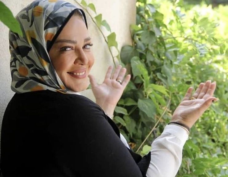 انتشار عکسی از بهاره رهنما در کنار مهوش وقاری که چند روز پیش همسرش محسن قاضی مرادی را از دست داده است، در اینستاگرام با واکنش کاربران فضای مجازی روبرو شد.