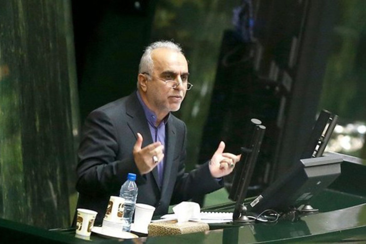 نمایندگان مجلس در نشست علنی امروز پارلمان از توضیحات وزیر اقتصاد قانع نشدند و به وی کارت زرد دادند.