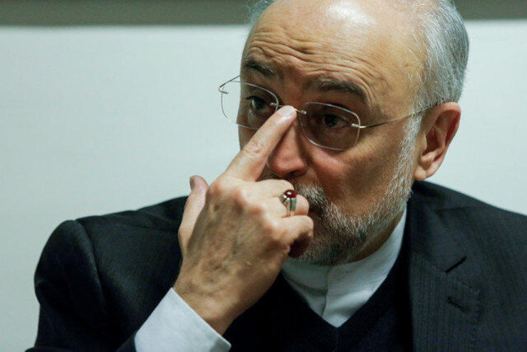 سخنگوی کمیسیون امنیت ملی و سیاست خارجی مجلس شورای اسلامی اعلام کرد که رییس سازمان انرژی اتمی کشور از وصل شدن کابل‌های سایت نطنز خبر داد و بر ادامه غنی‌سازی در این مرکز نیز تاکید کرد.