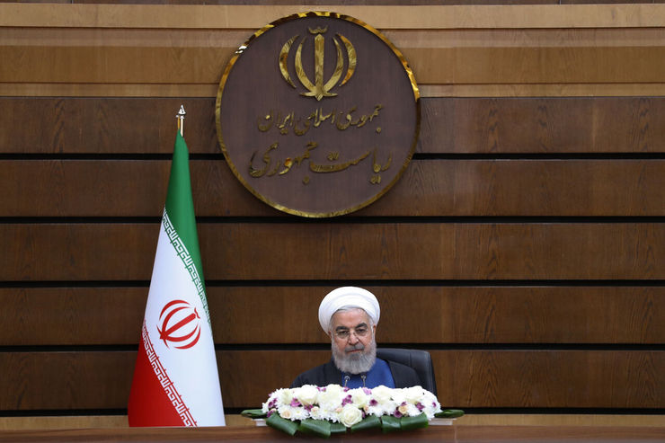 رئیس جمهور در ارتباط ویدئوکنفرانسی با 7 مرکز خدمات و تولید انرژی زیرمجموعه وزارت خانه های نیرو و نفت، با تبریک عید نوروز از زحمات و تلاش‌های شبانه روزی کارکنان این مراکز در ارائه خدمت به مردم کشور قدردانی کرد.