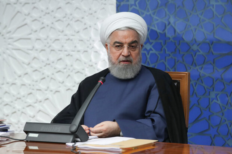 رئیس‌جمهور گفت: اقدامات لازم برای ساماندهی بازار با سرعت بیشتری انجام گیرد و از تحریک کاذب و ایجاد تقاضای غیرواقعی توسط برخی رسانه‌ها جلوگیری شود.