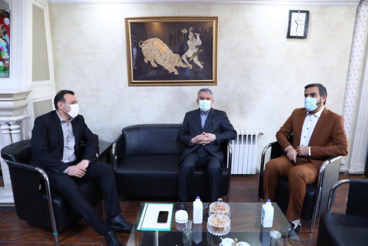 عزیزی خادم، رئیس فدراسیون فوتبال بعد از نشست با صالحی امیری، رئیس کمیته ملی المپیک ابراز امیدواری کرده که با جدیت موضوع بازگرداندن حق میزبانی را دنبال کند. اما سوال این است که آیا رئیس فدراسیون فوتبال می‌تواند این پروژه را به سرانجام برساند یا خیر؟!