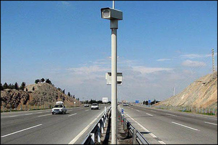 بر اساس تغییر رنگ‌بندی شهرهای مختلف کشور از نظر شیوع ویروس کرونا، خروج و ورود خودروها با پلاک بومی و غیربومی، از و به شهرهای نارنجی و قرمز ممنوع است و همه دوربین های ثبت پلاک مرکز مدیریت راه ها در این مناطق فعال شده‌اند.
