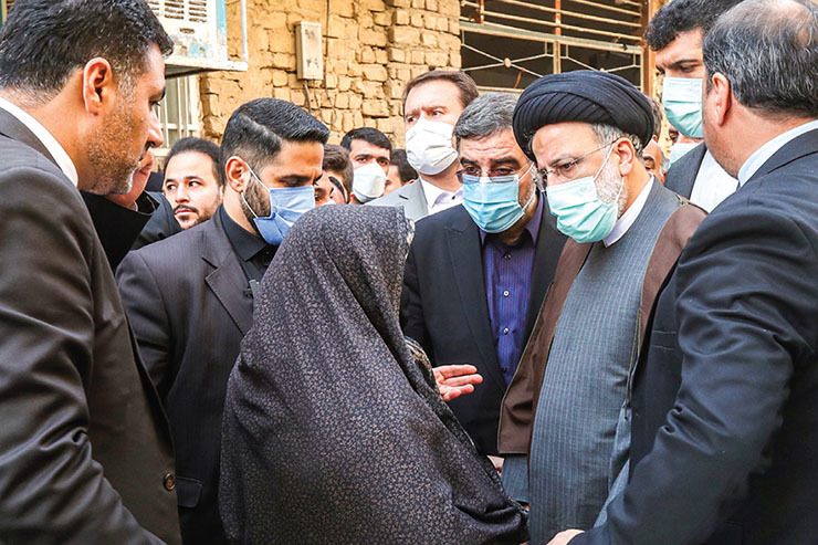 رئیس جمهور کشورمان در قالب سیزدهمین سفر استانی دولت سیزدهم، سفری دو روزه به قم داشت، پنجشنبه ۹ دی ماه وارد این استان شد. رئیسی تاکید کرد: مأموریت دولت، ایجاد تحول با محوریت اجرای عدالت در جامعه است.