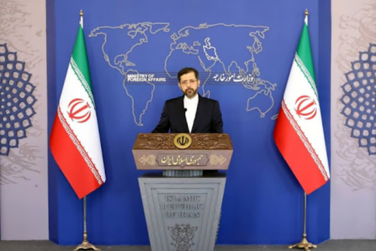 سخنگوی وزارت خارجه گفت: ۹ نفر ایرانی که با هدف مهاجرت به ترکیه سفر کرده بودند و در این سفر دچار مشکلاتی شده بودند در چارچوب همکاری دولت ایران و ترکیه امروز از مرز رازی وارد کشور می شوند.