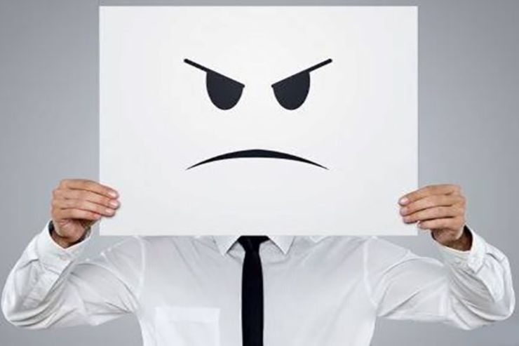 کنترل خشم یکی از مهارت‌هایی است که به افراد کمک می‌کند تا بتوانند بر احساسات منفی غلبه کنند.