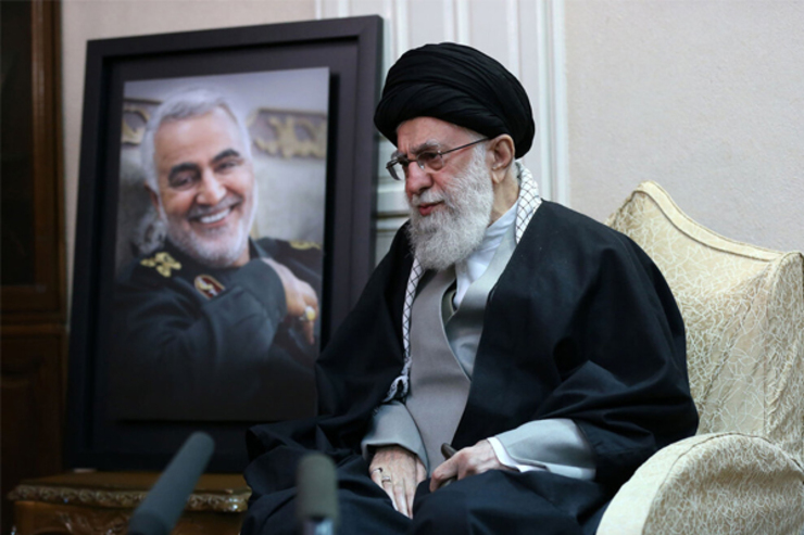 مهدی فضائلی با انتشار توئیتی واکنش رهبر انقلاب بعد از شنیدن خبر شهادت حاج قاسم را تشریح کرد.
