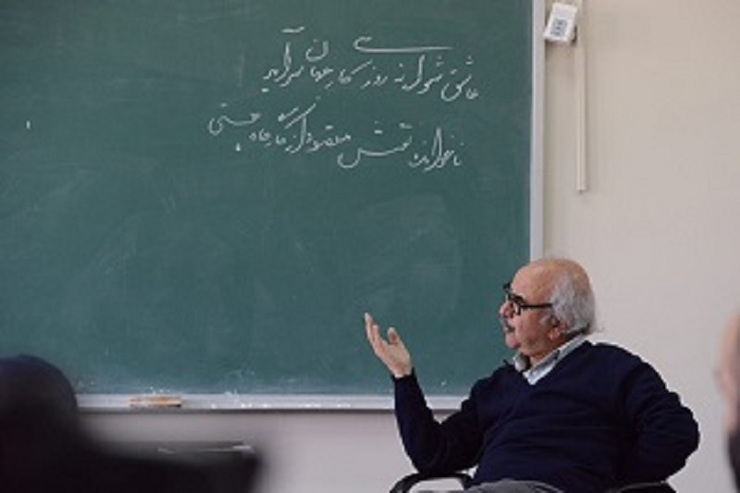 صفحه اینستاگرامی استاد محمدرضا شفیعی کدکنی به تازگی بخشی راه انداخته درباره جعلیات در زبان فارسی و به ویژه شاهنامه؛ همان ابیات معروفی که هیچ کس باور نمی‌کند از فردوسی نیست و جعلی هستند.