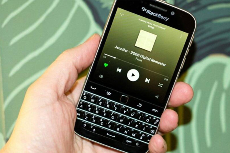 همه گوشی‌های کلاسیک بلک بری که از سیستم عامل اختصاصی این شرکت یعنی BlackBerry OS استفاده می‌کردند، از امروز رسما بازنشسته شدند. این محصولات دیگر امکان برقراری تماس، ارسال پیامک، استفاده از اینترنت سیم‌کارت و حتی استفاده از کارکردهای اضطراری دستگاه را نخواهند داشت.