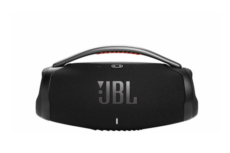 JBL یکی از بزرگترین سازندگان اسپیکرهای بلوتوثی و قابل حمل در جهان است که طرفداران زیادی هم دارد.