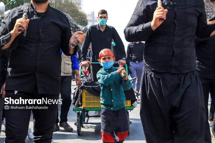 برخی از مراسم عزاداری به دلیل احتمال انتقال بیماری ممنوع هستند. دهه سوم فاطمیه امسال هم زمان با ظهور سویه جدید این ویروس برگزار می‌شود که عزاداران دستورالعمل‌های بهداشتی توصیه شده در ایستگاه‌های صلواتی، مساجد و حتی منازل به درستی رعایت خواهند نمود.