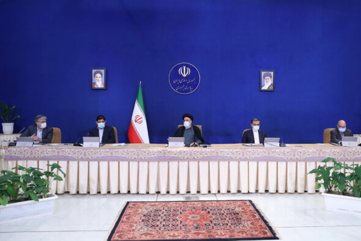 نظرسنجی انجام شده از سوی مرکز تحقیقات صدا و سیما در مقیاس ملی، پس از ارائه گزارش عملکرد صدروزه دولت توسط حجت الاسلام رئیسی در روز ۱۵آذر، نشان می‌دهد که میزان رضایت از عملکرد دولت شایان توجه است.