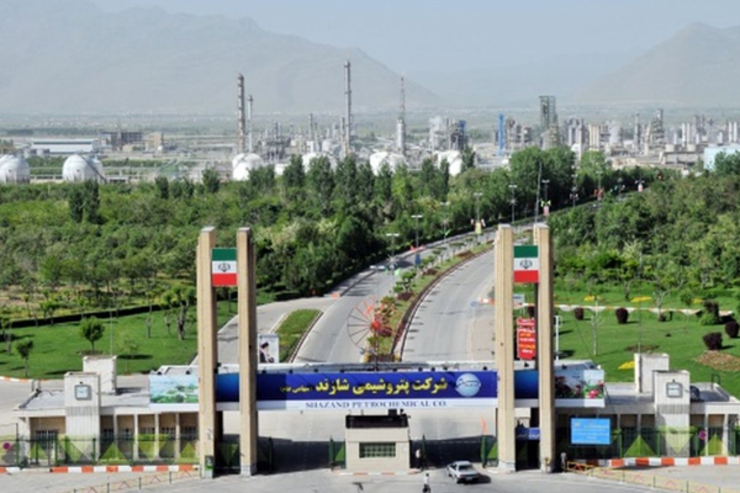 براثر وقوع آتش سوزی در پتروشیمی شازند یک نفر کشته و ۲ نفر نیز مصدوم شدند.